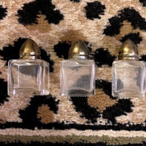 VINTAGE SET OF 3 CLEAR SALT AND PEPPER SHAKERS $5 when bundled